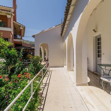 Lena Kassiopi Apartments Екстер'єр фото